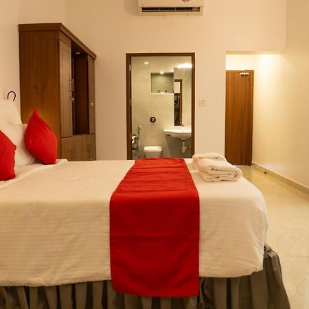Alleppey Holiday Beach Resort Alappuzha Exterior photo