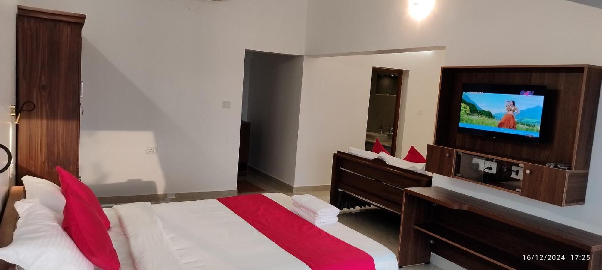 Alleppey Holiday Beach Resort Alappuzha Exterior photo