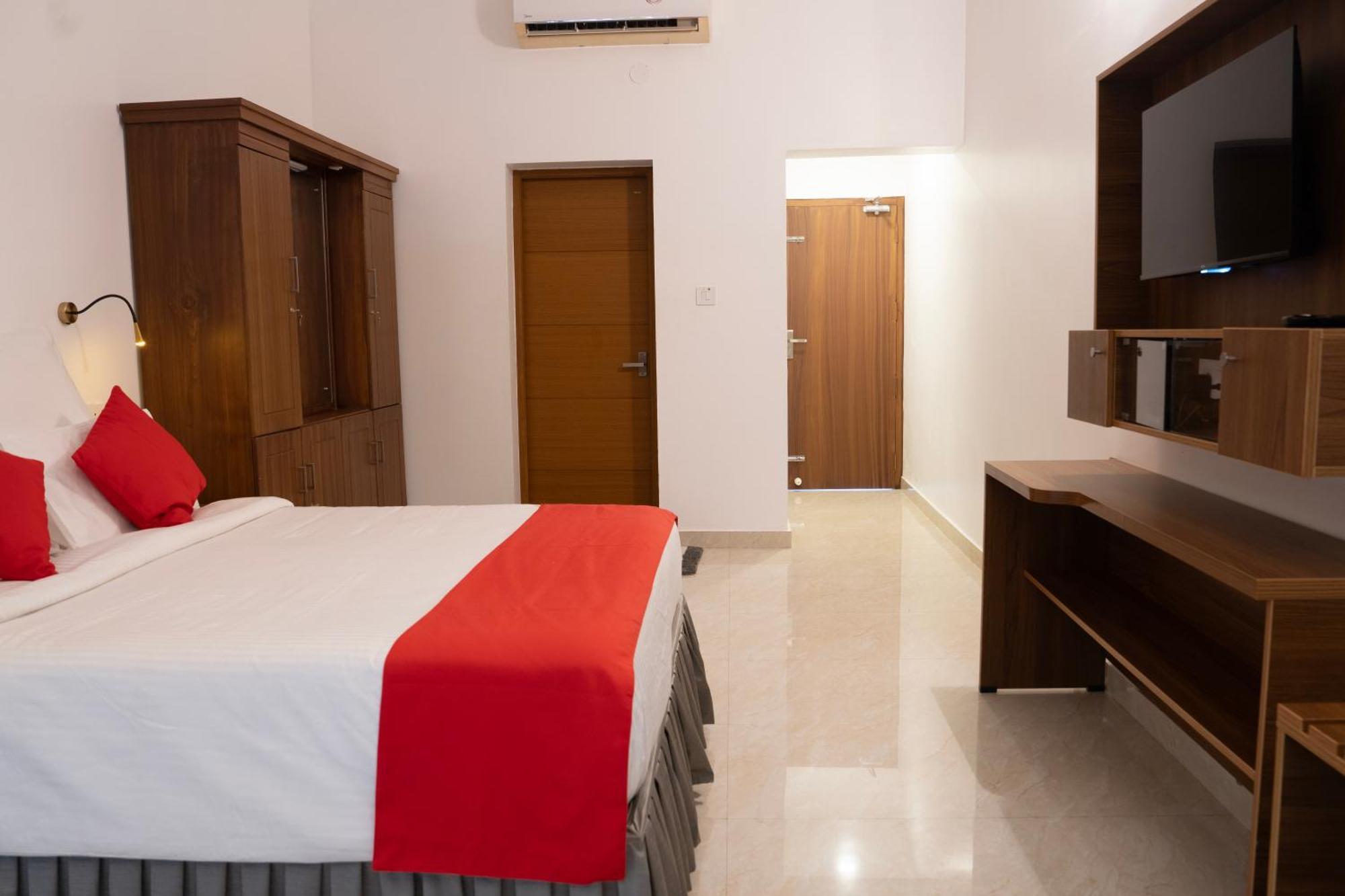 Alleppey Holiday Beach Resort Alappuzha Exterior photo