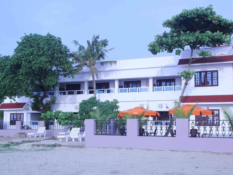 Alleppey Holiday Beach Resort Alappuzha Exterior photo